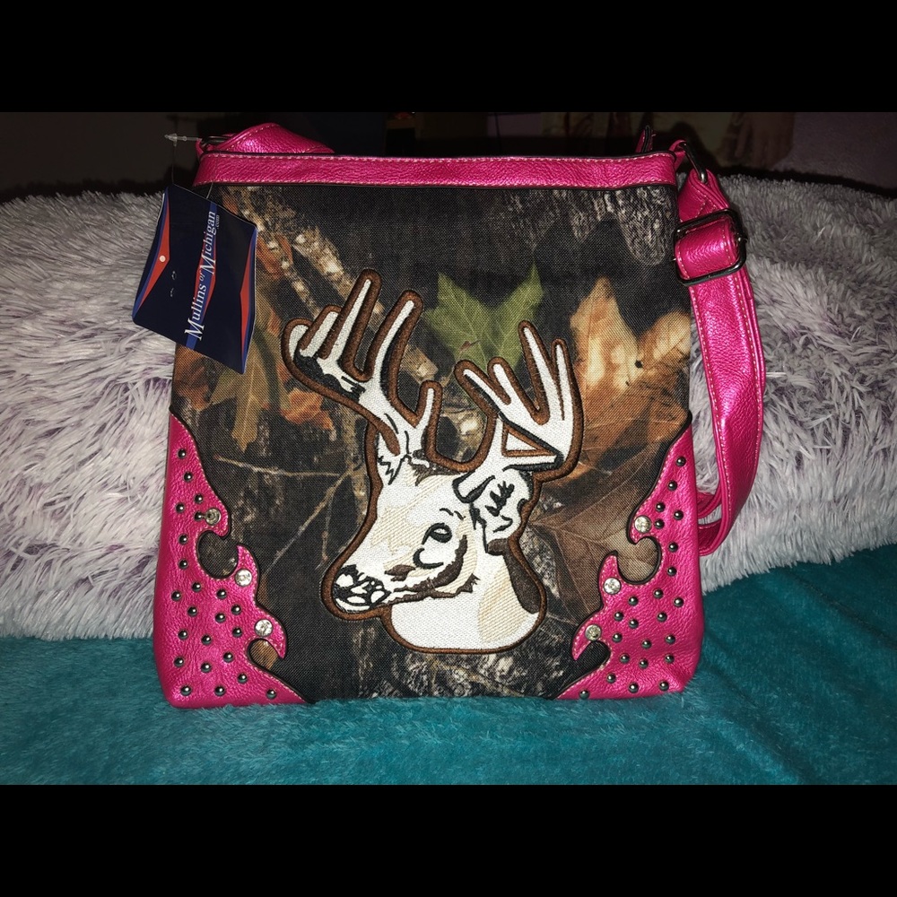 Pretty Hunter Messenger Purse